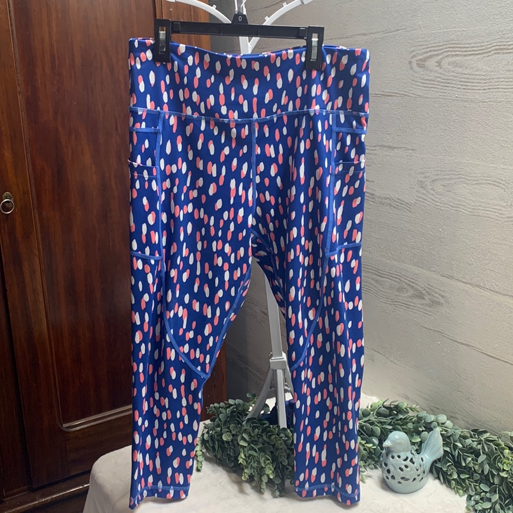 Zyia  workout capri blue with white pink dots side pockets size 14/16